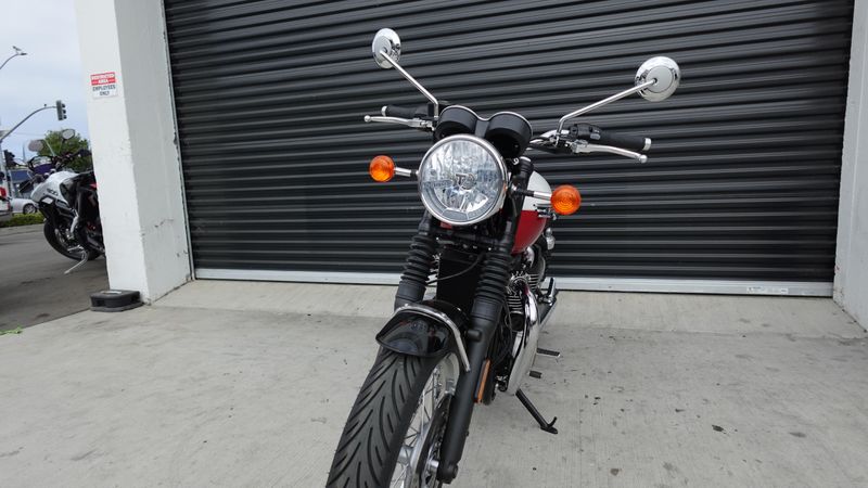 New 2025 Triumph Bonneville T120 