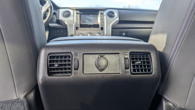 Used 2015 Toyota Tundra 4WD Truck Image 14