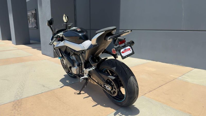 2025 CFMOTO 675SS Image 6