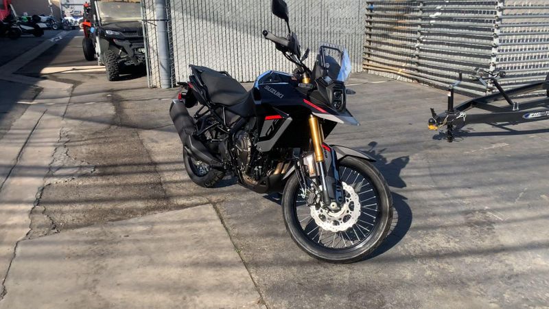 New 2025 Suzuki V-STROM 800DE Image 3