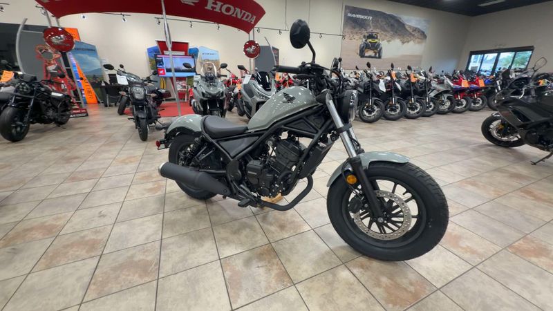 New 2026 Honda REBEL 300 E-CLUTCH Image 2