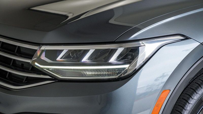 2022 Volkswagen Tiguan 2.0T SEImage 7
