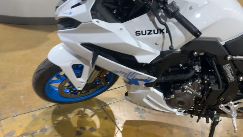 New 2026 Suzuki GSX-8R Image 8