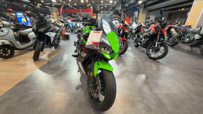 Used 2022 Kawasaki NINJA 650 Image 7