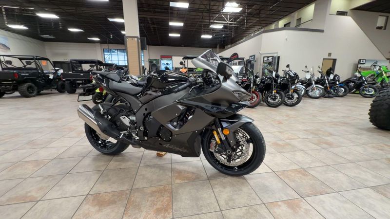 New 2026 Kawasaki NINJA ZX-10R Image 2
