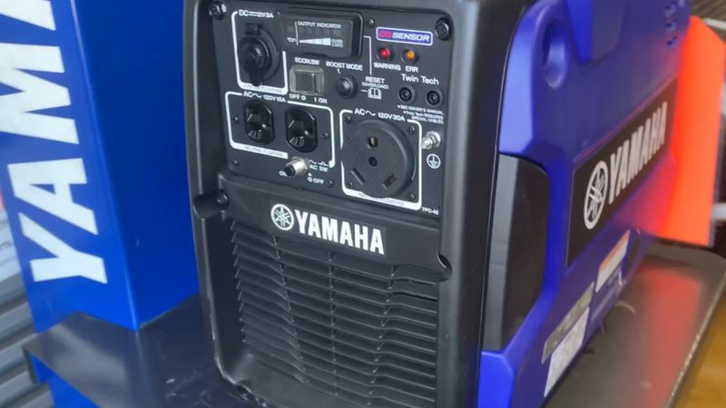 2022 Yamaha EF2200ISZ  in a TEAM YAMAHA BLUE exterior color. Del Amo Motorsports of Long Beach (562) 362-3160 delamomotorsports.com 