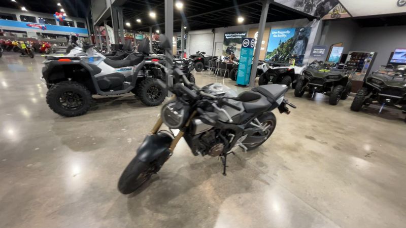 Used 2024 Honda CB650R Image 4