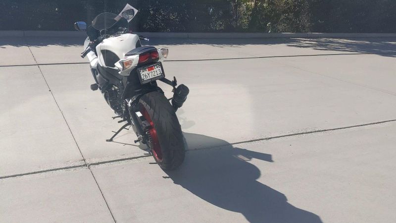 Used 2025 Suzuki GSX-R600 CA Image 2