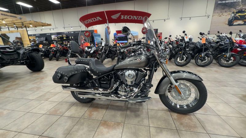 New 2026 Kawasaki VULCAN 900 CLASSIC LT Image 2