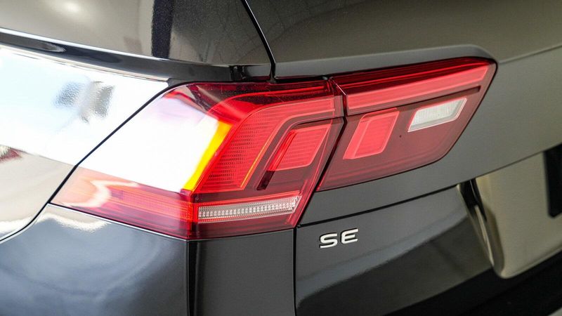 2022 Volkswagen Tiguan 2.0T SEImage 8
