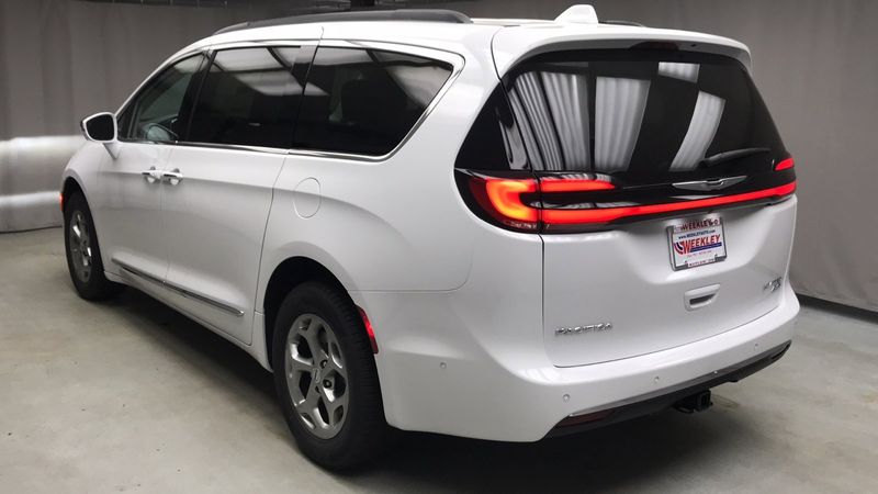 2022 CHRYSLER Pacifica Limited AwdImage 24