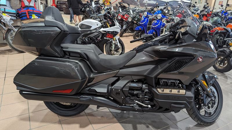 2024 Honda GOLD WING TOUR AUTOMATIC DCTImage 4