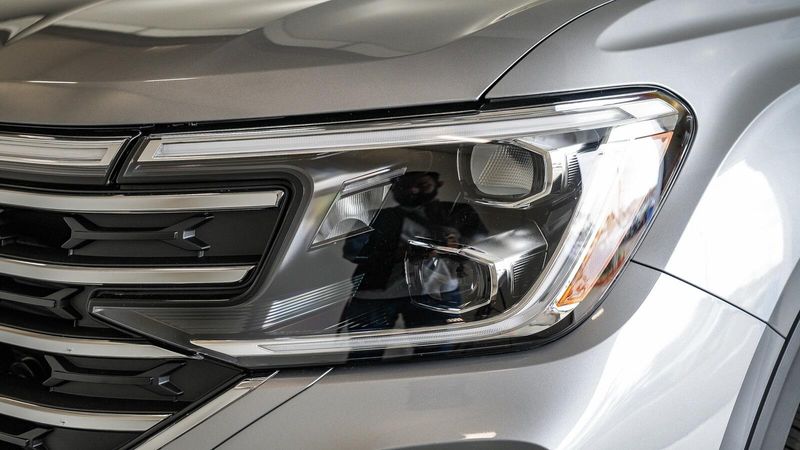 New 2025 Volkswagen Atlas 2.0T SE w/TechnologyImage 7
