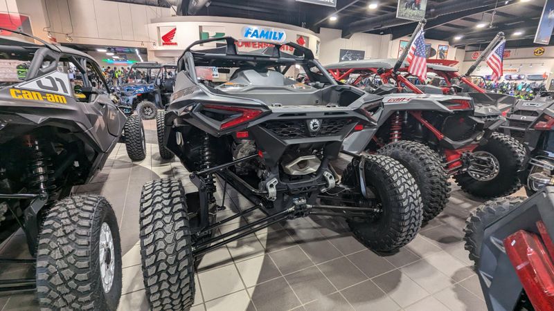 2025 Can-Am MAVERICK R MAX X 999T DCT TRIPLE BLACKImage 6