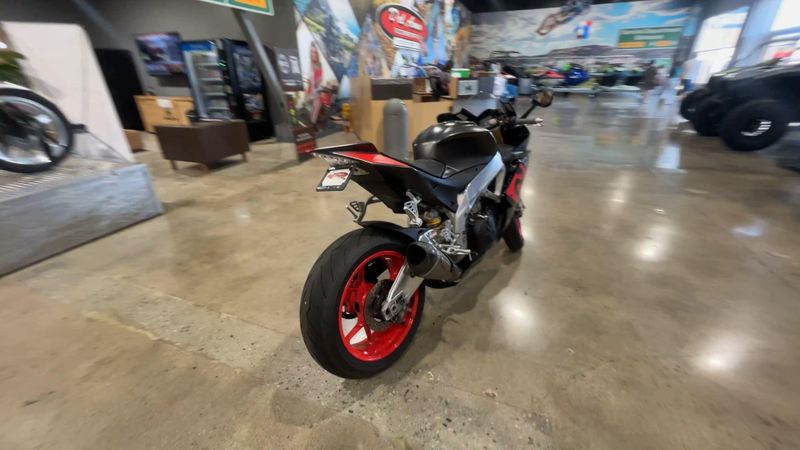 Used 2018 Aprilia RSV4 RF Image 8