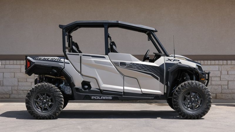 2024 Polaris GENERAL XP 4 1000 ULTIMATE MATTE SILVER QUARTZImage 2