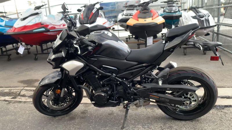 New 2025 Kawasaki Z900 ABS Image 5