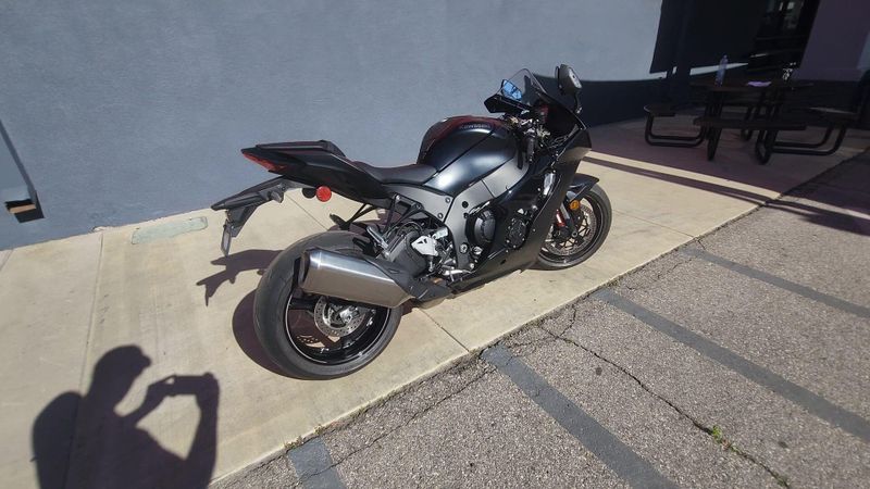 Used 2025 Kawasaki NINJA ZX-10 Image 3