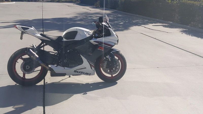 Used 2025 Suzuki GSX-R600 CA Image 4