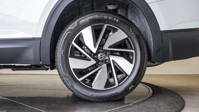 New 2025 Volkswagen Atlas 2.0T SE w/TechnologyImage 9