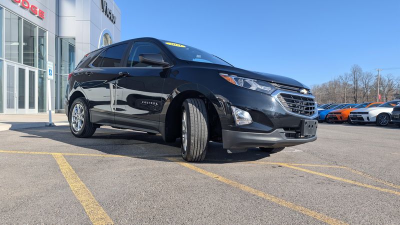 Used 2021 Chevrolet Equinox LTImage 3
