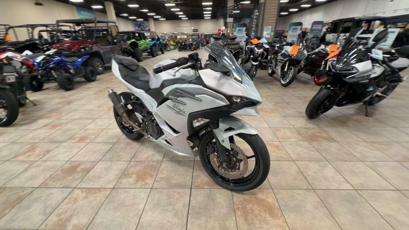 Used 2025 Kawasaki NINJA 500 Image 3