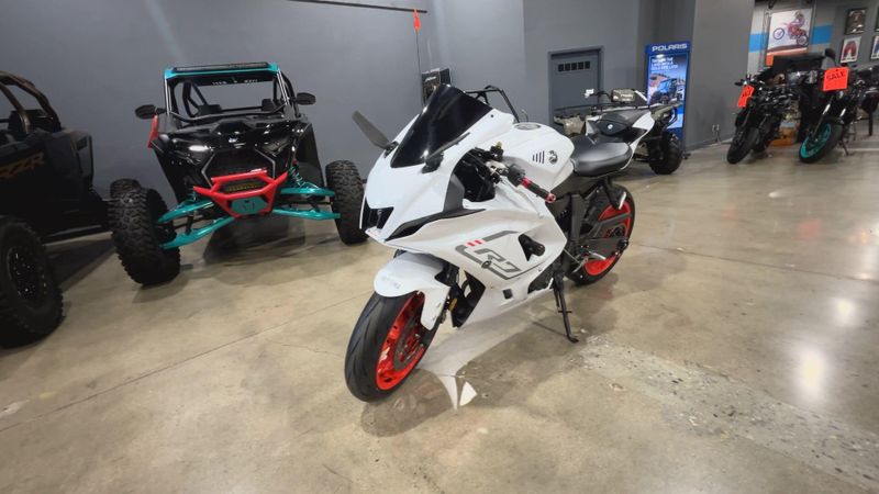 2023 Yamaha YZF-R7 Image 4
