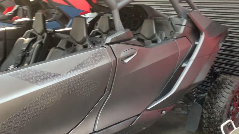 New 2025 Can-Am MAVERICK R MAX X 999T DCT Image 5