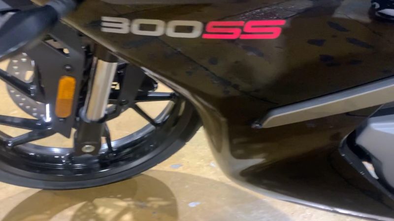 New 2025 CFMOTO 300SS Image 7