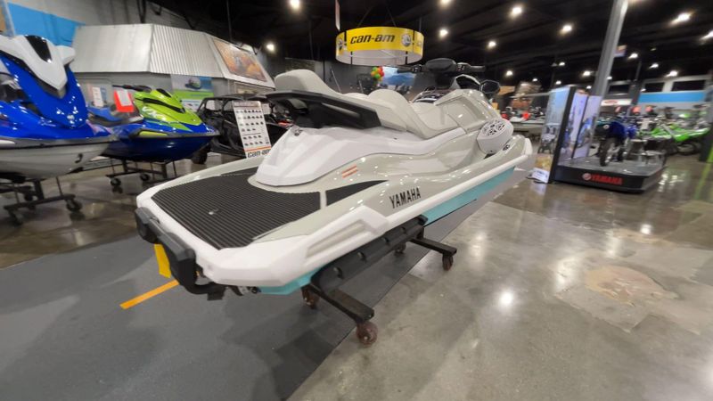 2025 Yamaha VX CRUISER HO W/AUDIO  in a PEARL/MINT exterior color. Del Amo Motorsports of Redondo Beach (424) 390-7811 delamomotorsports.com 