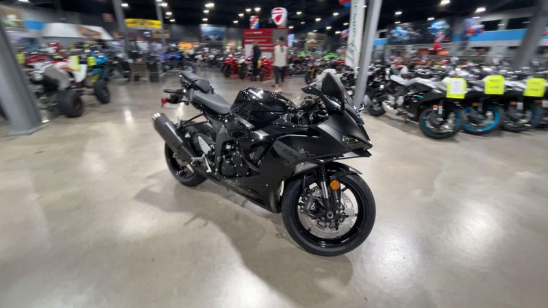 New 2027 Kawasaki NINJA ZX-6R ABS Image 2