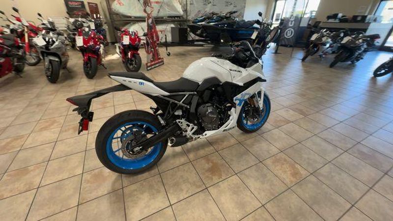New 2026 Suzuki GSX-8R Image 4