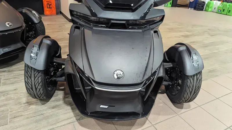 2024 Can-Am SPYDER RT LIMITED CARBON BLACK PLATINUMImage 5