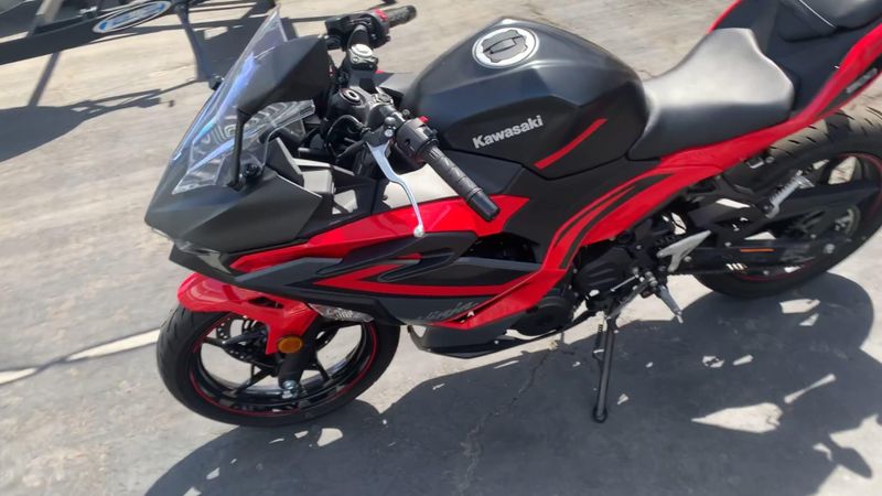 Used 2025 Kawasaki Ninja 500 ABS Image 9