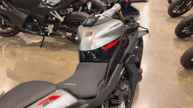 New 2025 CFMOTO 450SS Image 4