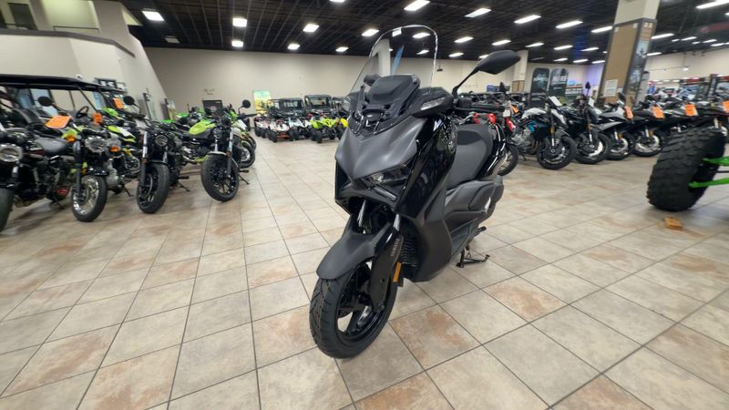 New 2026 Yamaha Xmax Image 4
