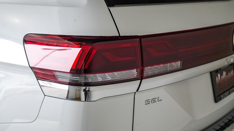 2025 Volkswagen Atlas 2.0T SEL Premium R-LineImage 8