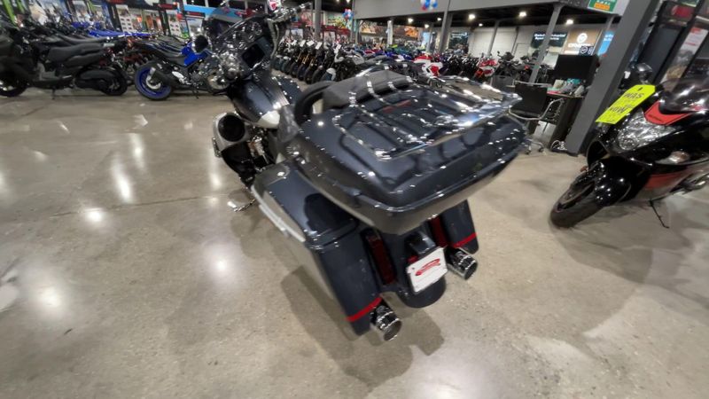 Used 2019 Harley-Davidson CVO STREET GLIDE Image 6