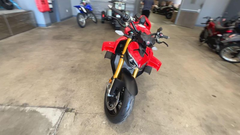 New 2026 Ducati STREETFIGHTER V4 S Image 3