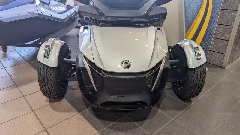 2024 Can-Am SPYDER RT LIMITED HYPER SILVERImage 13