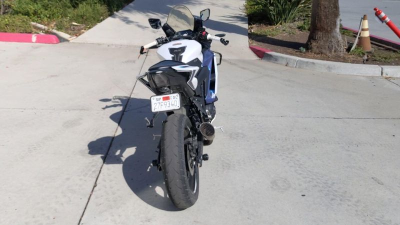 Used 2025 Yamaha YZF-R3 ABS CA Image 3
