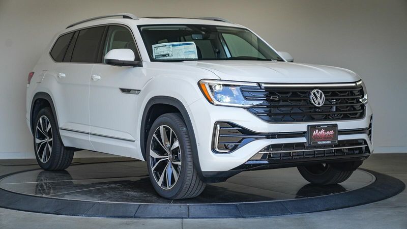 2025 Volkswagen Atlas 2.0T SEL Premium R-LineImage 5