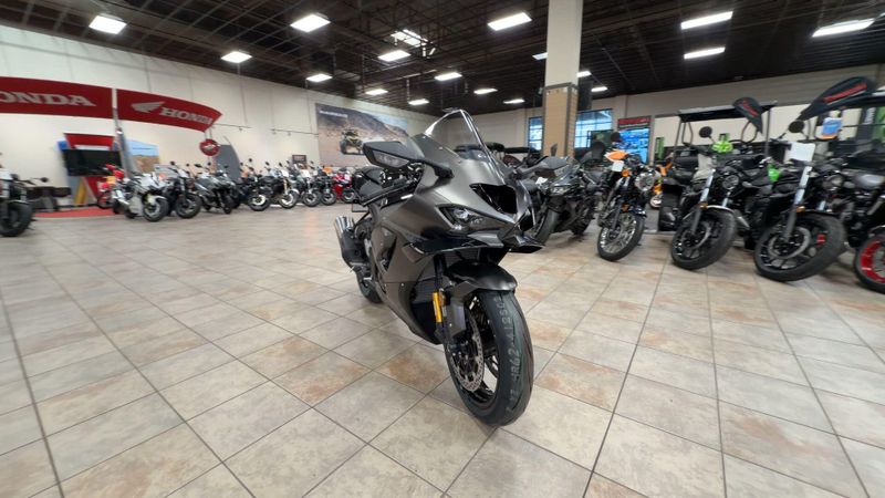 New 2026 Kawasaki NINJA ZX-10R Image 3
