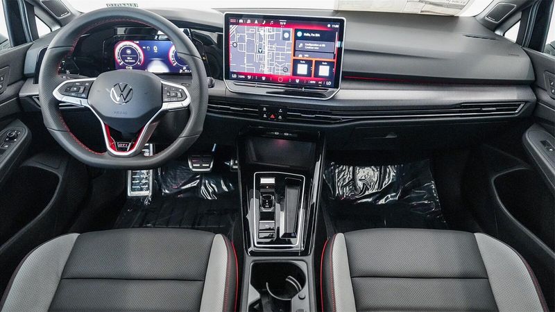 New 2025 Volkswagen Golf GTI AutobahnImage 13