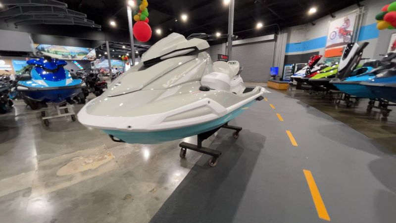 2025 Yamaha VX CRUISER HO W/AUDIO  in a PEARL/MINT exterior color. Del Amo Motorsports of Redondo Beach (424) 390-7811 delamomotorsports.com 