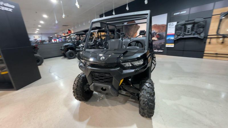 New 2026 Can-Am DEFENDER MAX DPS HD9 Image 7