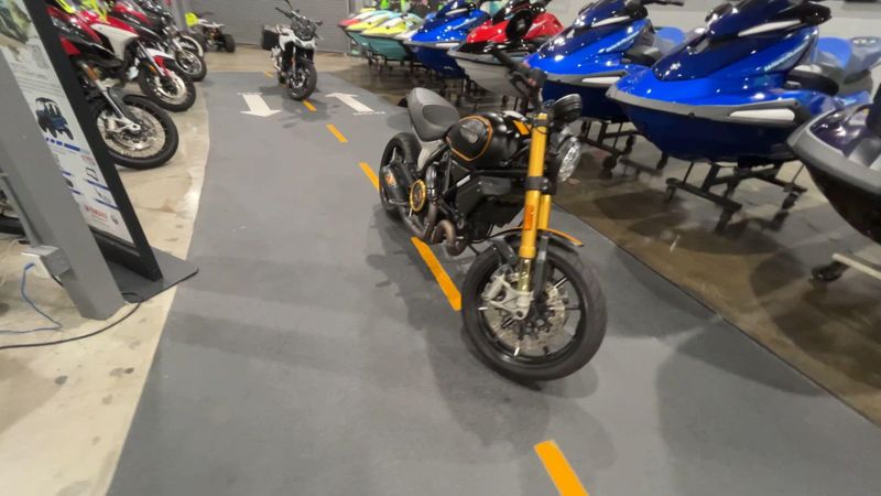 Used 2018 Ducati SCRAMBLER 1100 Image 2