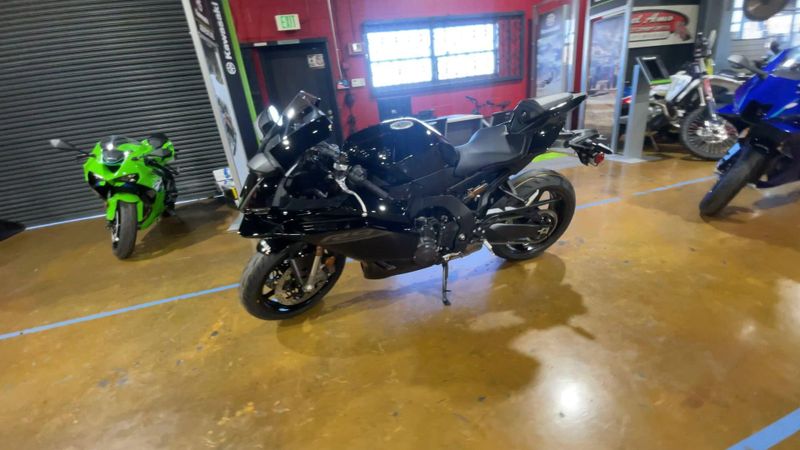 New 2027 Yamaha YZF-R9 Image 5
