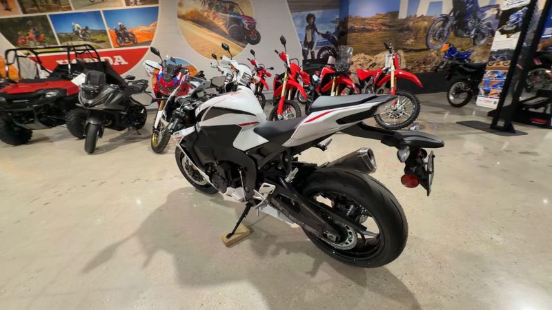 New 2026 Honda CBR1000RR Image 6