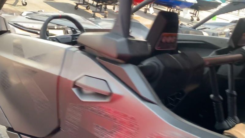 New 2025 Can-Am MAVERICK R MAX X RS 999T DCT Image 4
